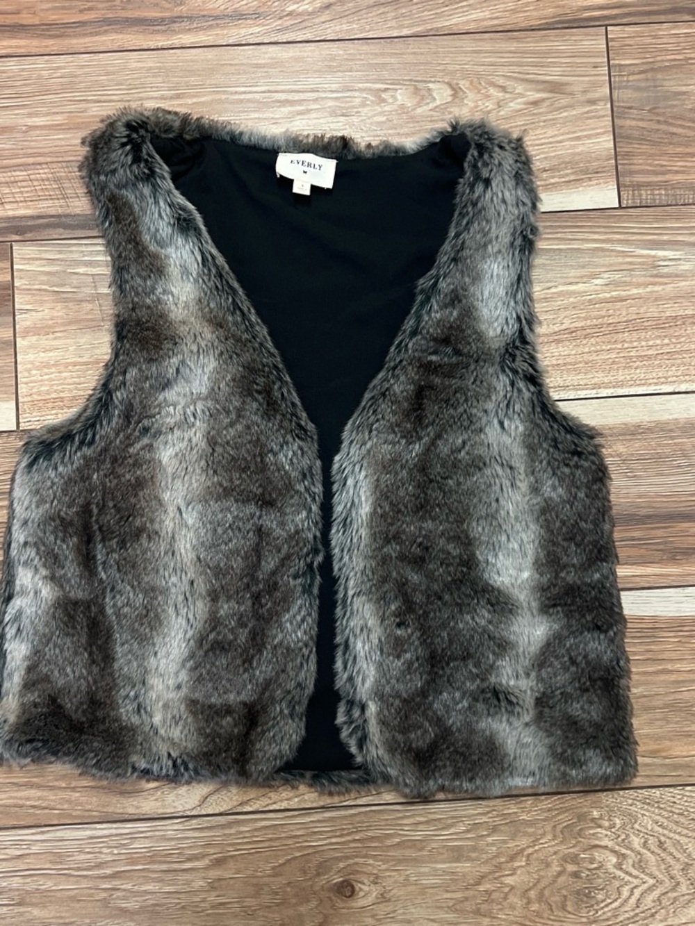 Everly Modern Ombre Faux Fur Vest. Size S